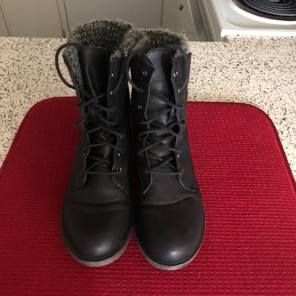 Black Boots - Picture 1 of 5
